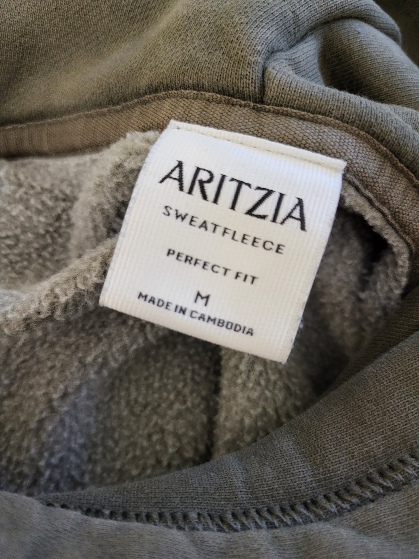 Aritzia Cozy Sweatfleece Perfect Hoodie in Olive Green | Size MEDIUM