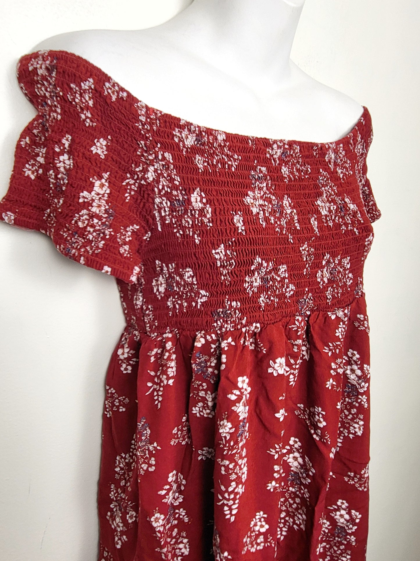 Haute Monde off the shoulder floral print smocked midi dress | Size MEDIUM
