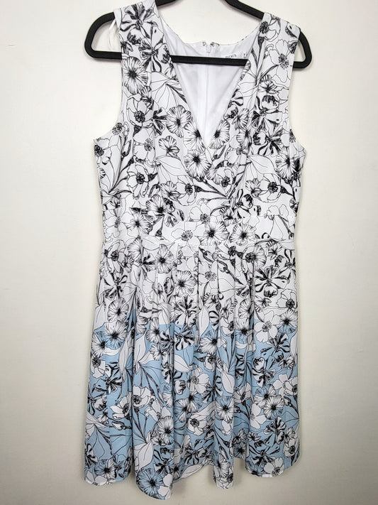 Ricki's white and blue floral print sleeveless fit 'n flare dress | Size 16