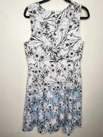 Ricki's white and blue floral print sleeveless fit 'n flare dress | Size 16