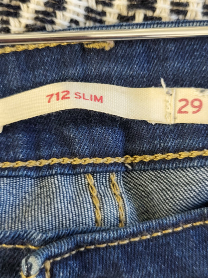 Levi's 712 Slim Jeans in medium wash | Size 29