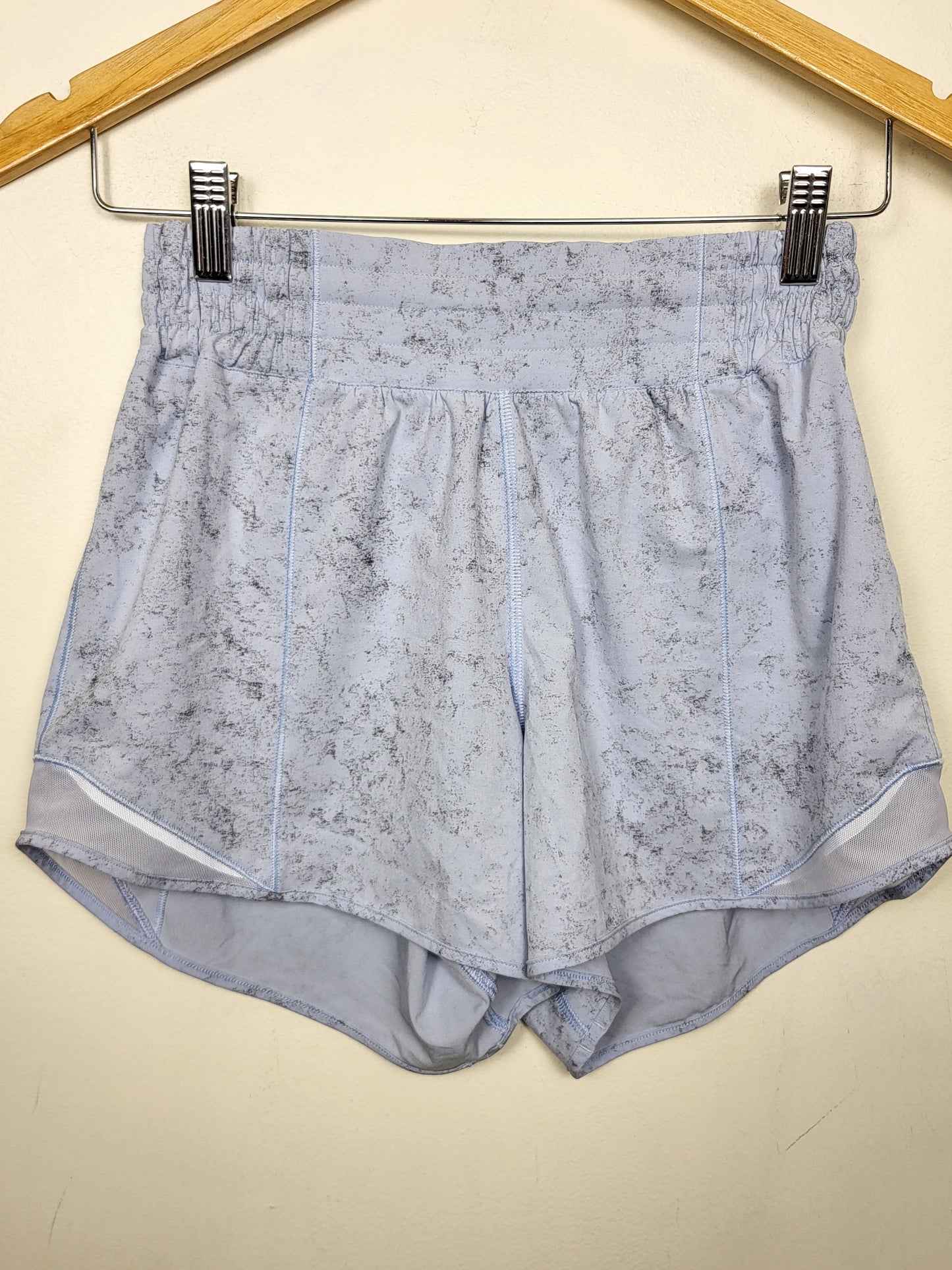 Lululemon Hotty Hot High-Rise Lined Short 4" | Size 6