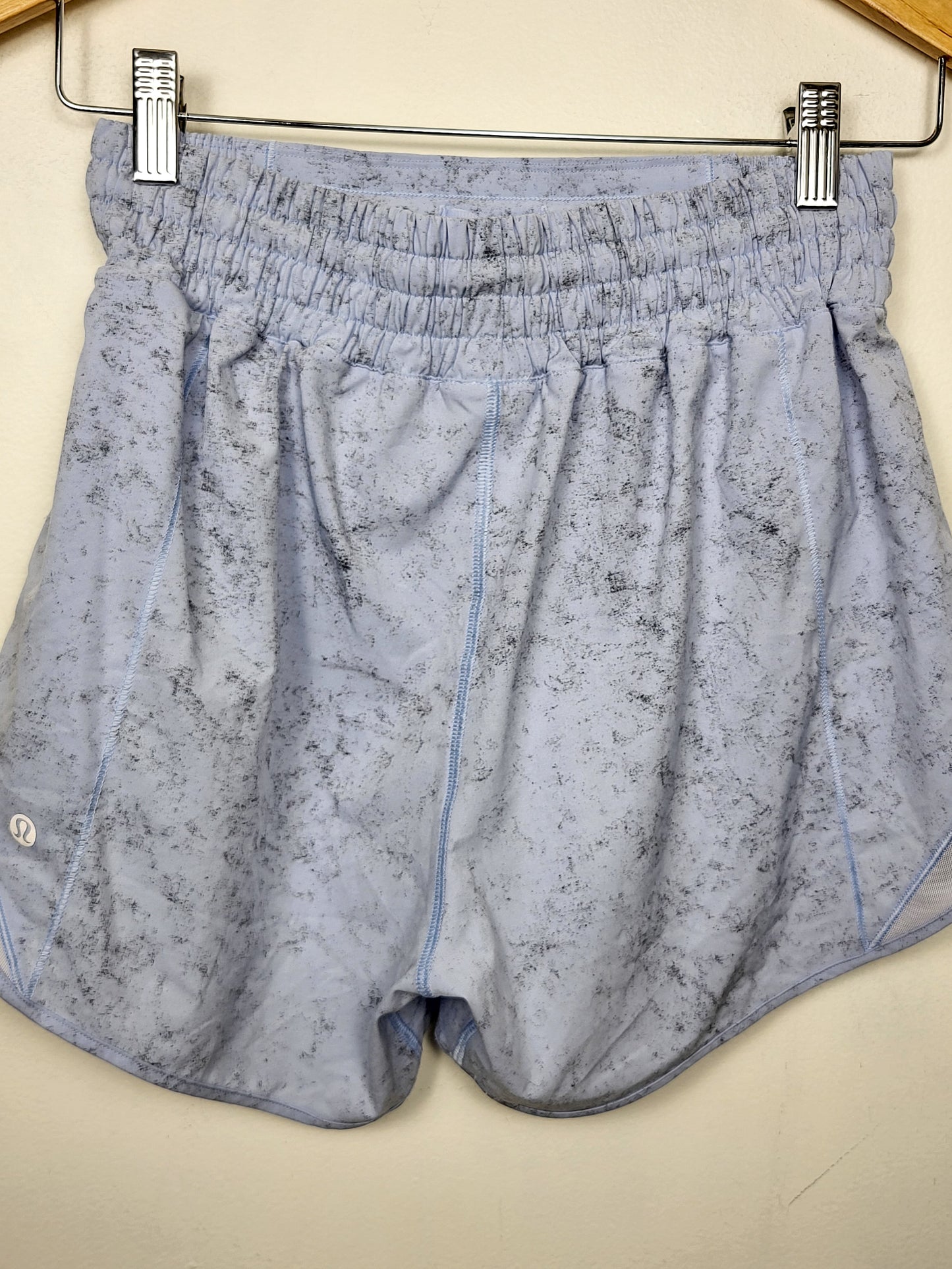 Lululemon Hotty Hot High-Rise Lined Short 4" | Size 6