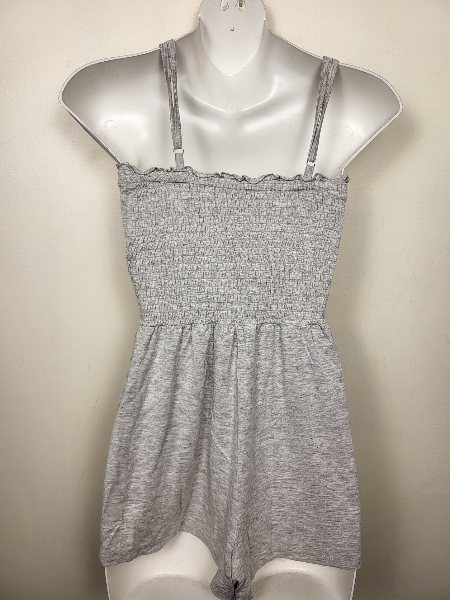 Forever 21 grey smocked sleeveless romper | Size SMALL