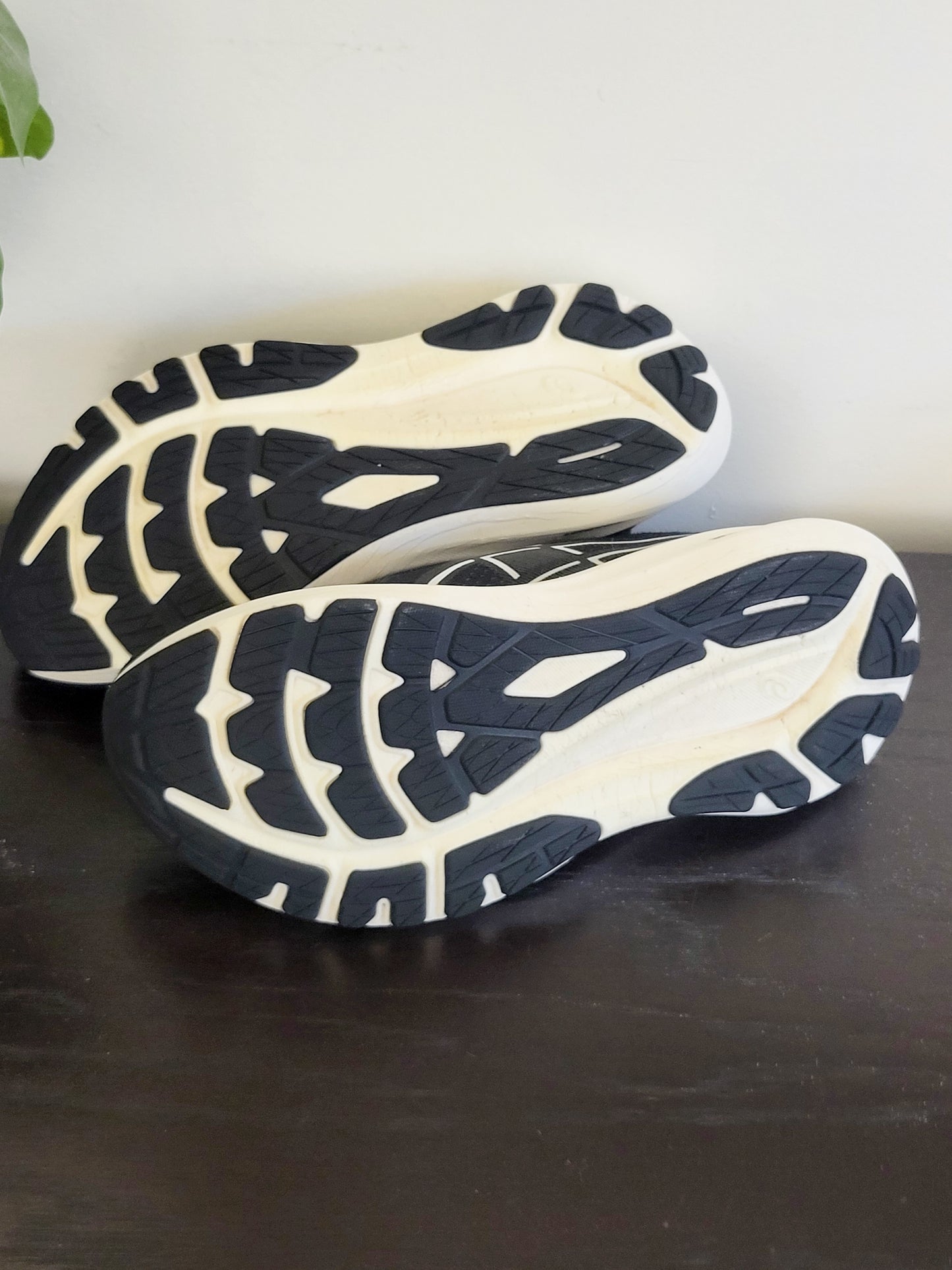 Asics black GT-2000 13 Running Shoes | Size 7.5 (ladies)
