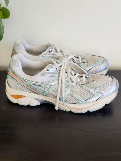 Asics white running shoes | Size 7.5 - AS IS