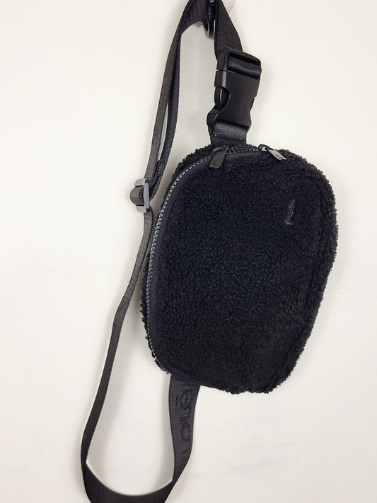 Lole black sherpa fleece belt bag