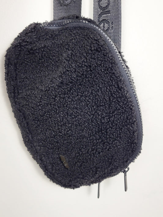 Lole black sherpa fleece belt bag