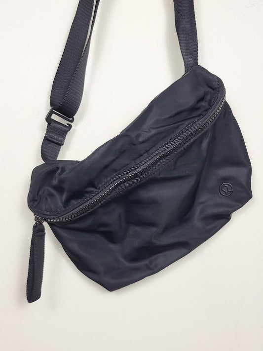 Lululemon black belt bag