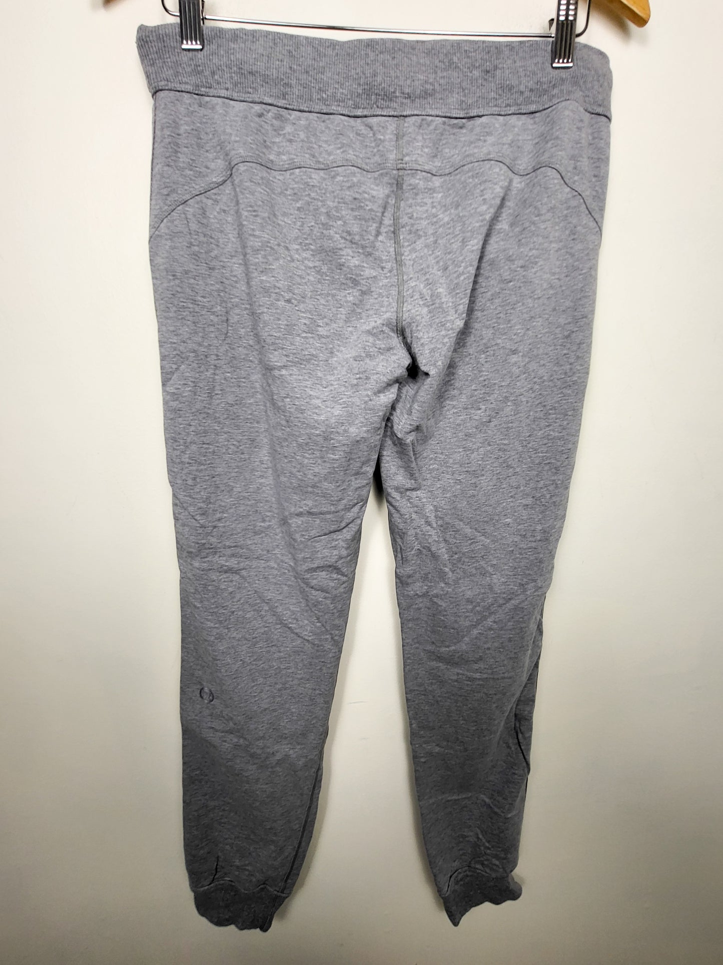 Lululemon grey joggers | Size 6-8 (I think)