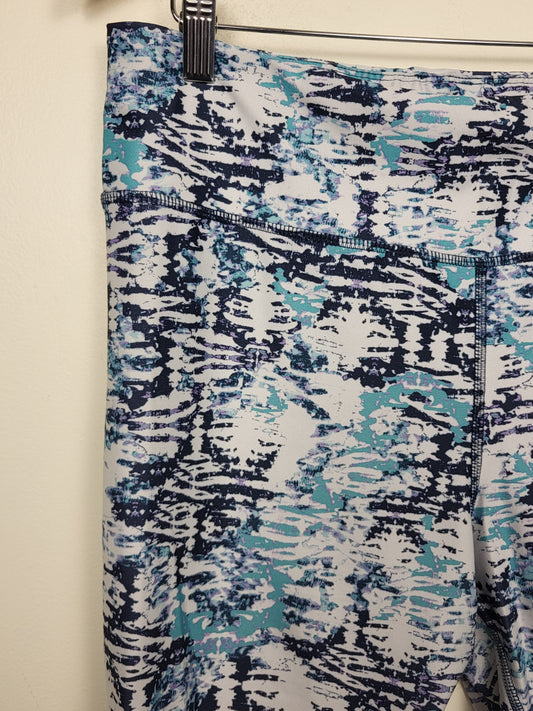 Athletic Works white and blue patterned cropped leggings | Size XL