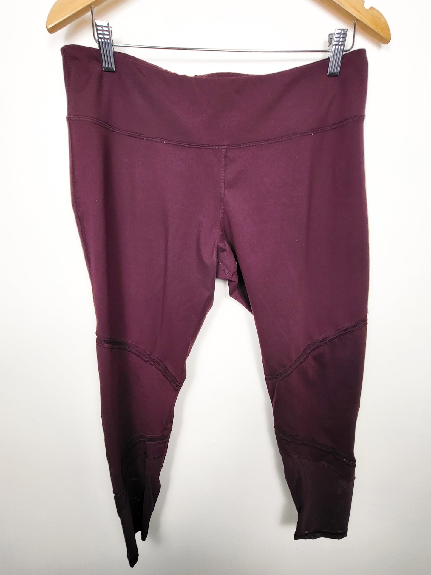 Old Navy berry purple cropped active leggings with mesh cut-outs | Size XL