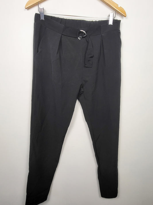 Color Thred black tapered pleated trousers | Size LARGE