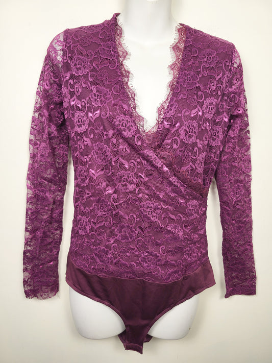 C'est Moi Magenta Lace Wrap-Front Bodysuit | Size MEDIUM