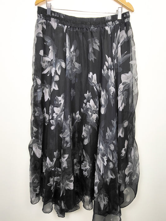 Efbi black and grey floral print chiffon skirt | Sizes as XL