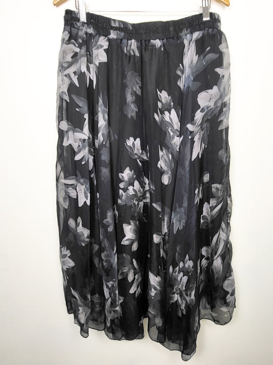 Efbi black and grey floral print chiffon skirt | Sizes as XL