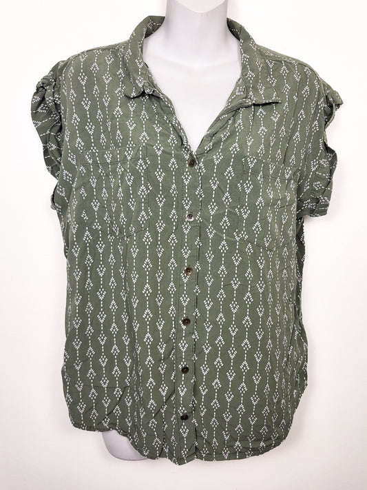 Jachs Girlfriend olive green geo print rayon blouse | Size LARGE
