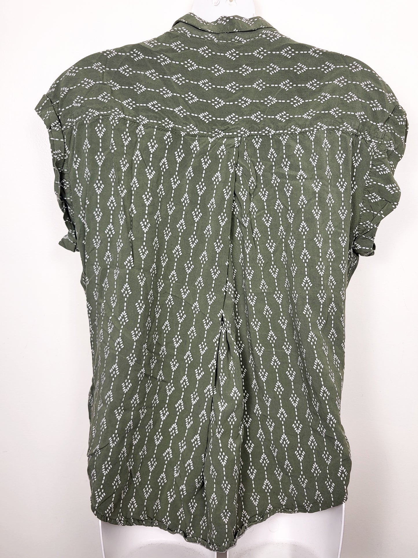 Jachs Girlfriend olive green geo print rayon blouse | Size LARGE