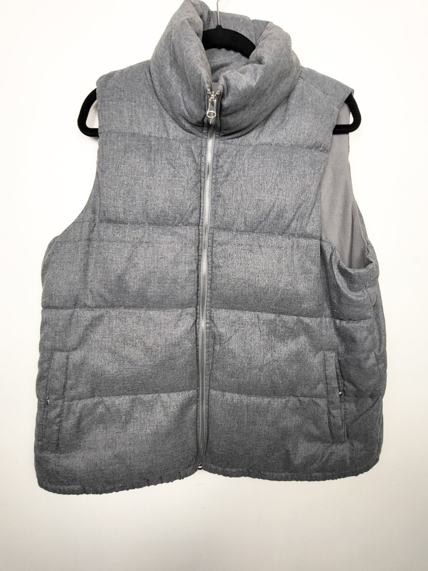 Old Navy grey quilted fleece lined puffer vest | Size XL - AS IS