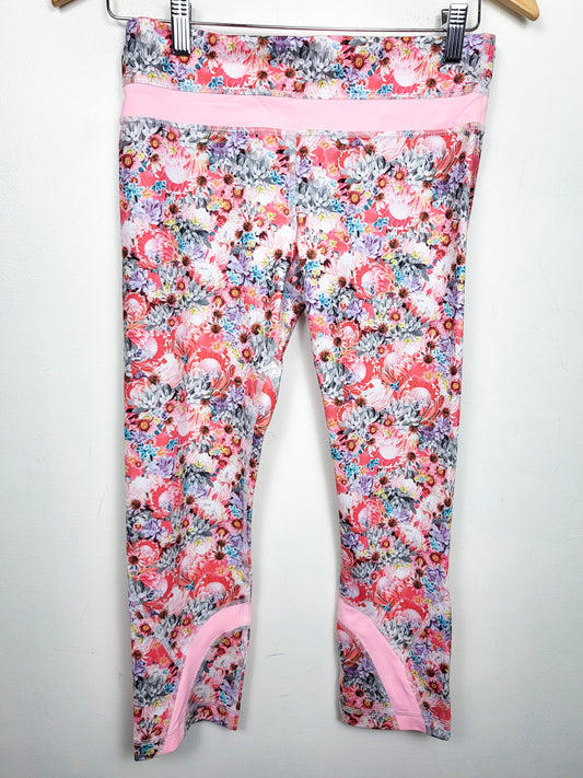 Lululemon Run: Inspire Crop II in Flowabunga Mini Multi / Bleached Coral colorway. Size 6