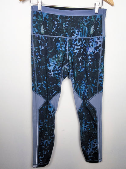 Lululemon Running in the City 7/8 Tights in Floral Backdrop Blue Denim Multi colorway | Size 8