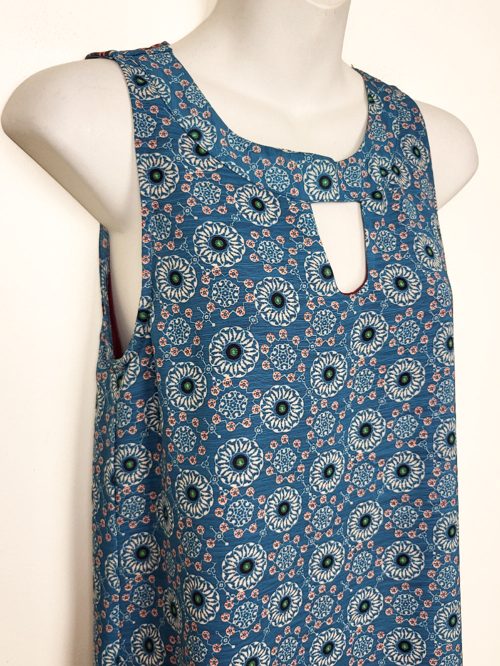 NEW - California Moonrise Teal Medallion Print Keyhole Shift Dress | Size XS