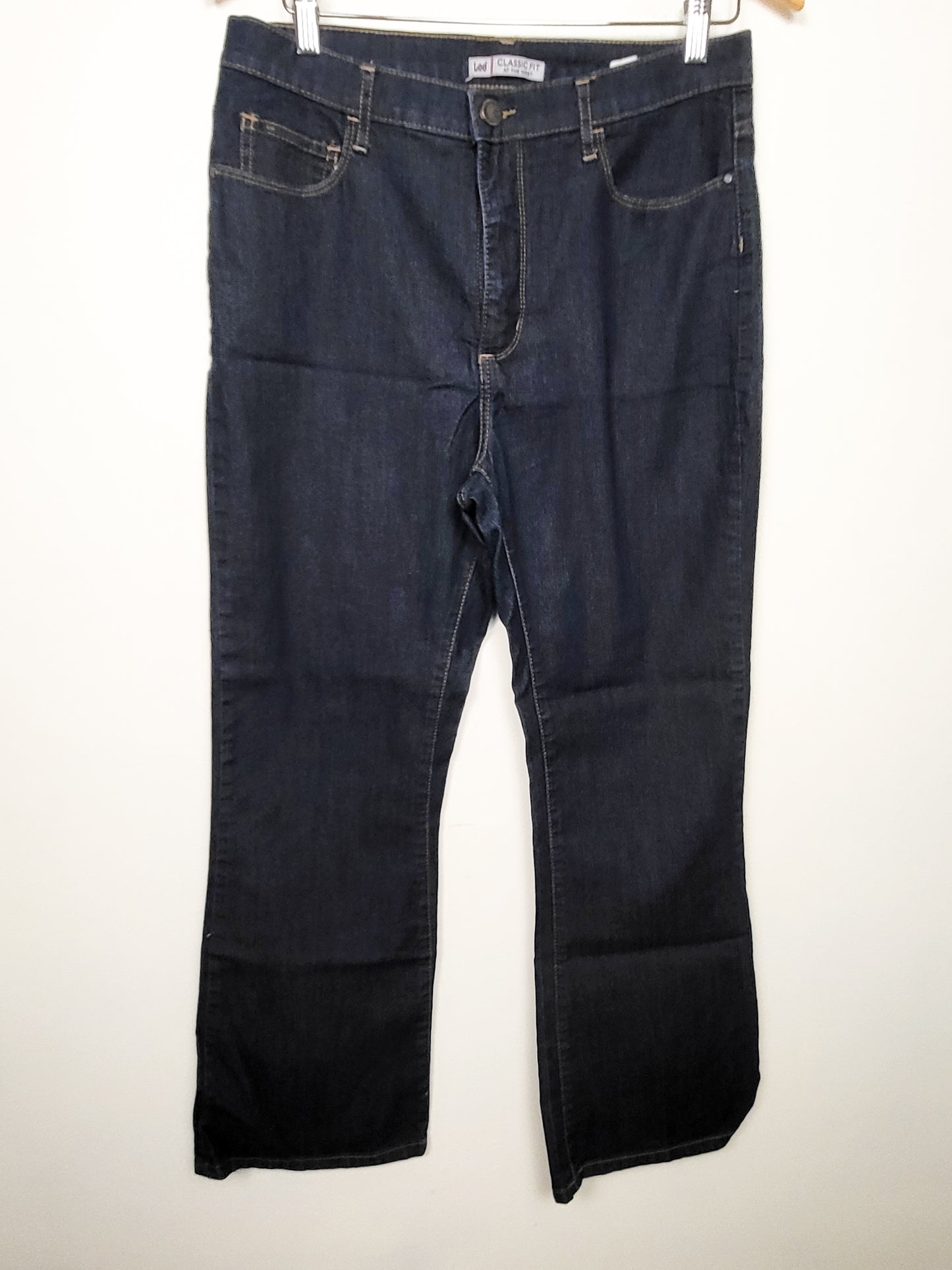 Lee's dark wash classic fit jeans | Size 12 SHORT