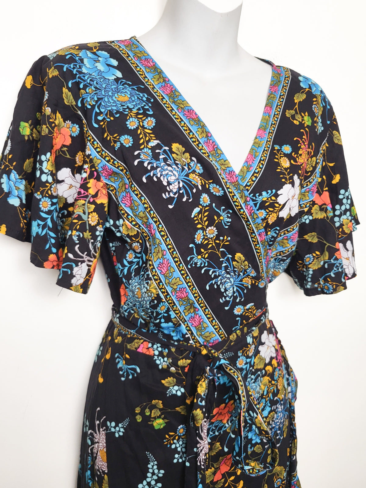 The Adventure Dress brand black floral lightweight wrap dress | Size SMALL / MEDIUM
