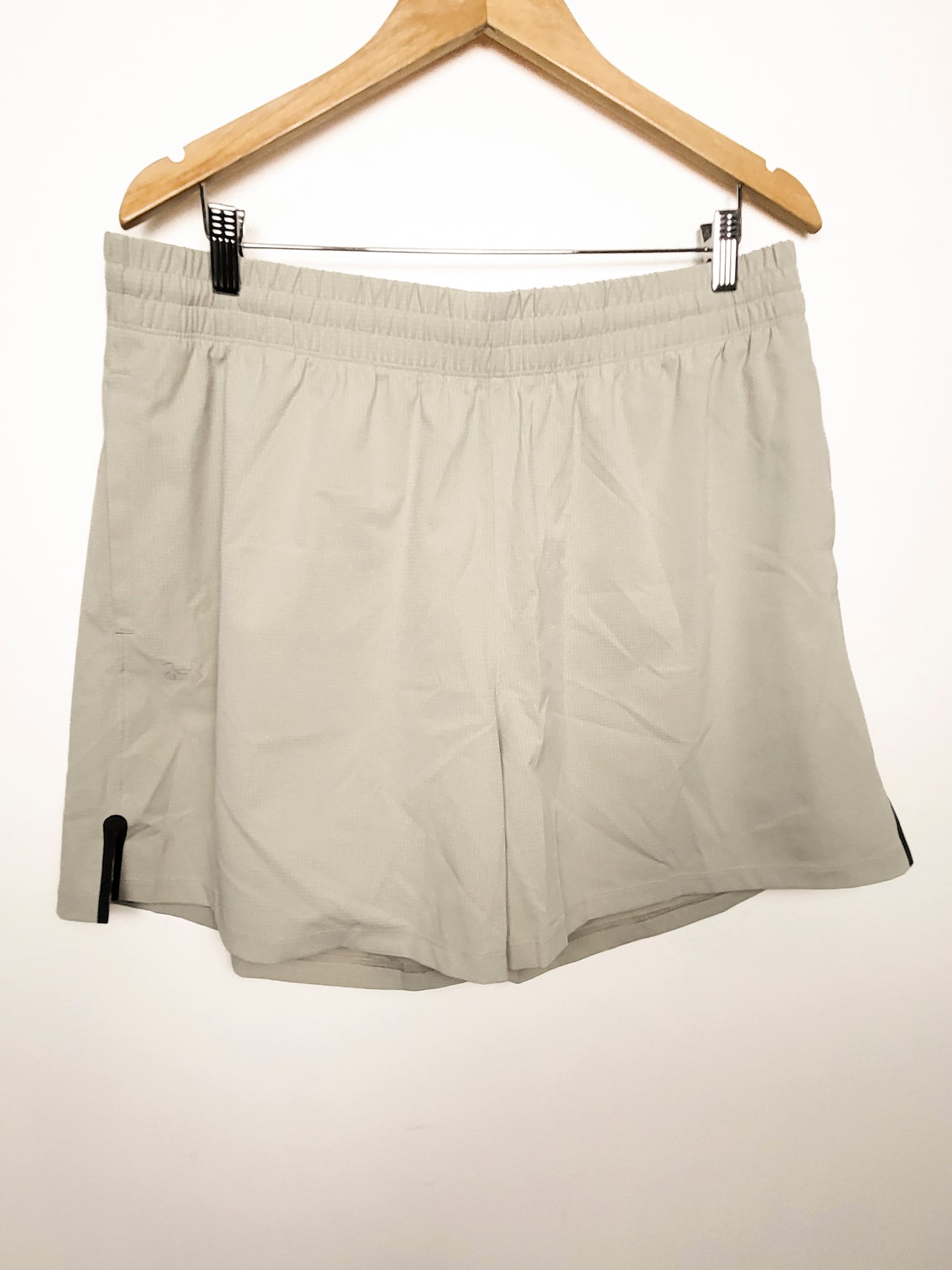NEW - Under Armour Women's Beige Loose Fit Lightweight Shorts | Size XL