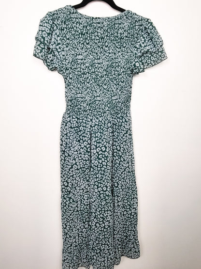 Green floral print smocked dress | Size MEDIUM