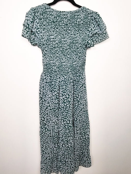 Green floral print smocked dress | Size MEDIUM