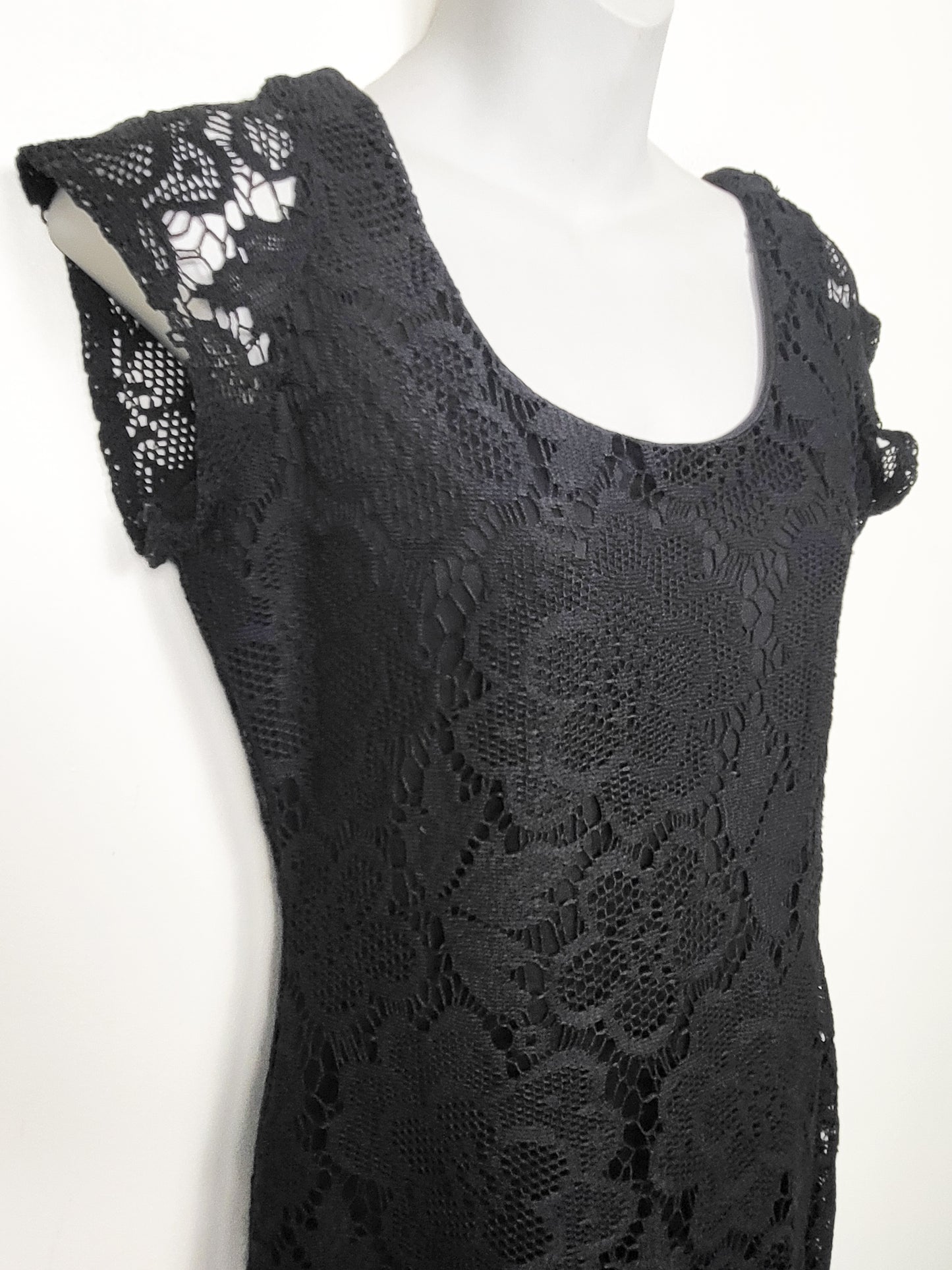Snap brand Black Lace Scoop Neck Dress | Size MEDIUM