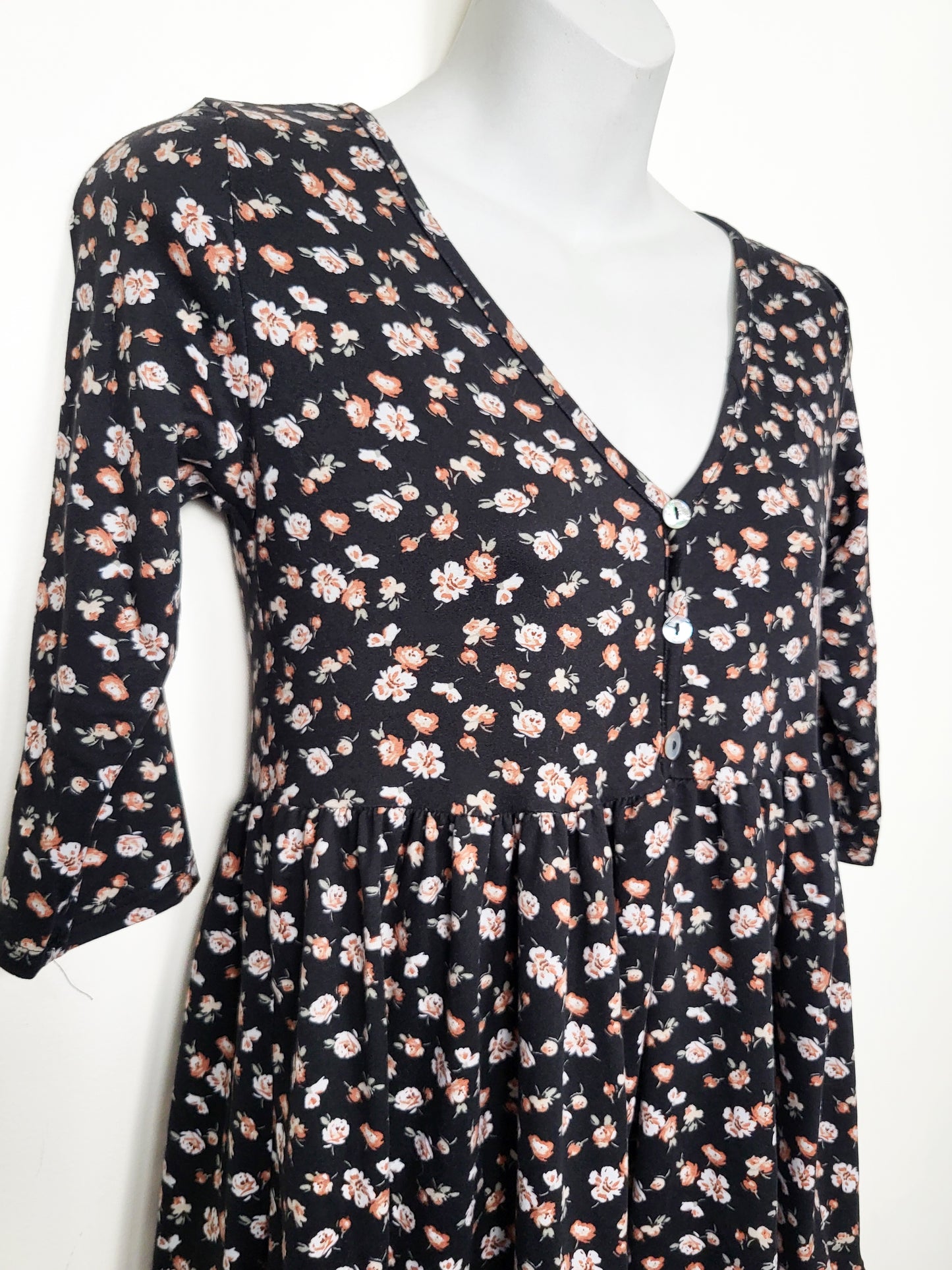 Jessica Simpson black tiered floral midi dress | Size MEDIUM