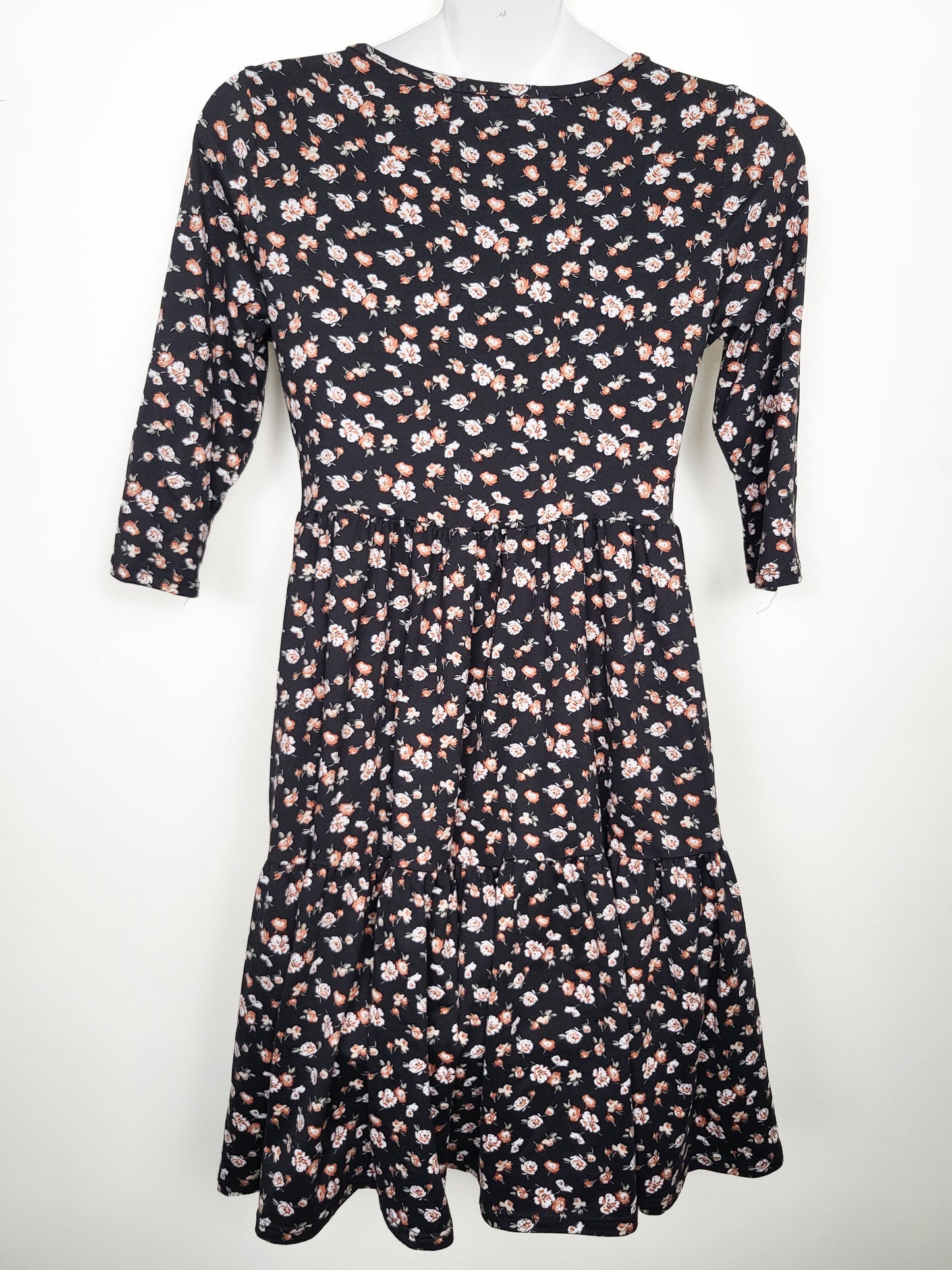 Jessica Simpson black tiered floral midi dress | Size MEDIUM