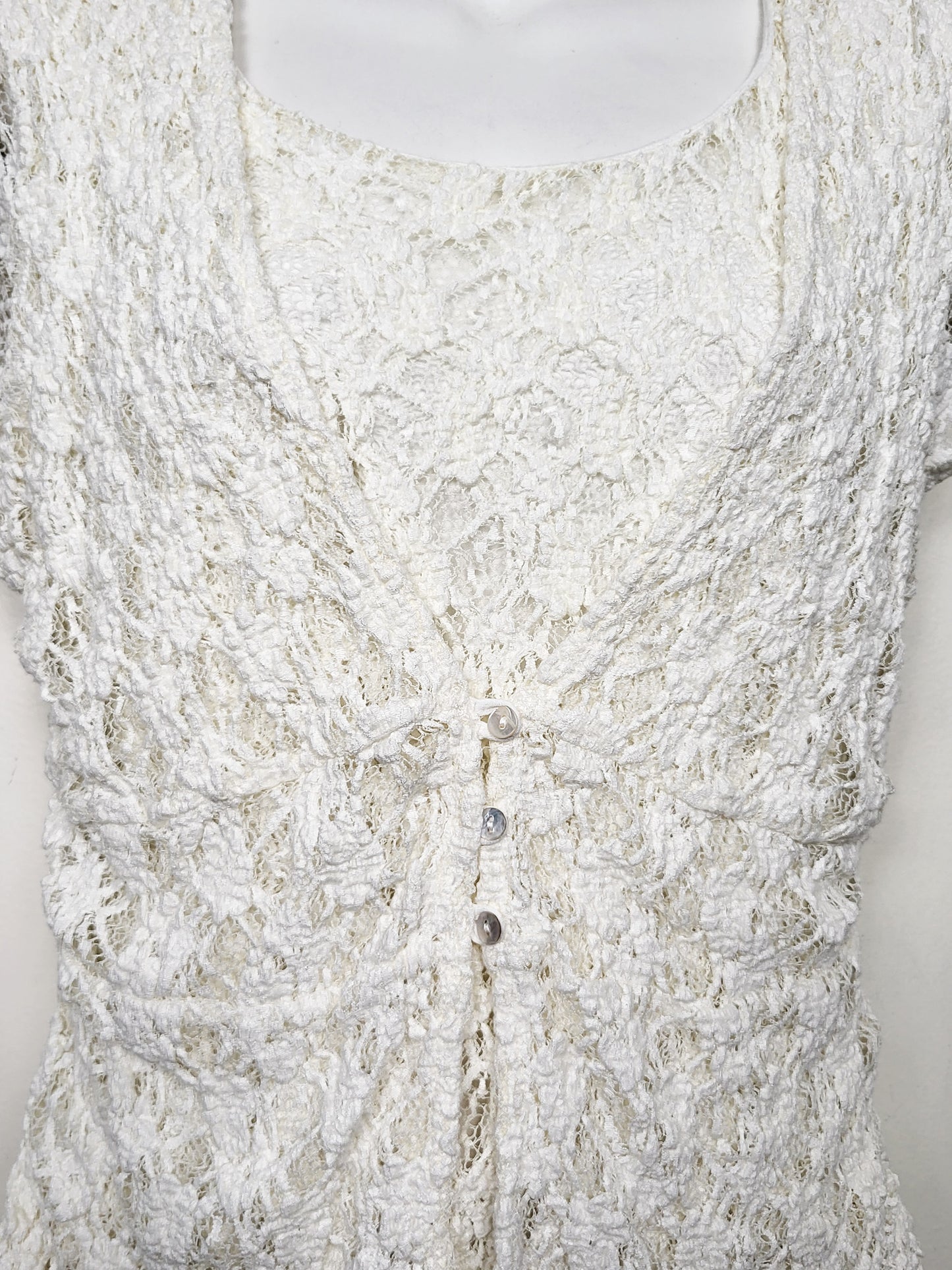Cream coloured lace top | Approx size SMALL