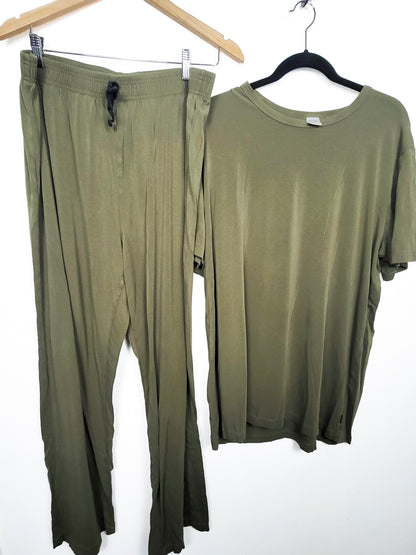 Pretty Laundry by Little and Lively olive green 2pc bamboo blend pajamas | Size 2X
