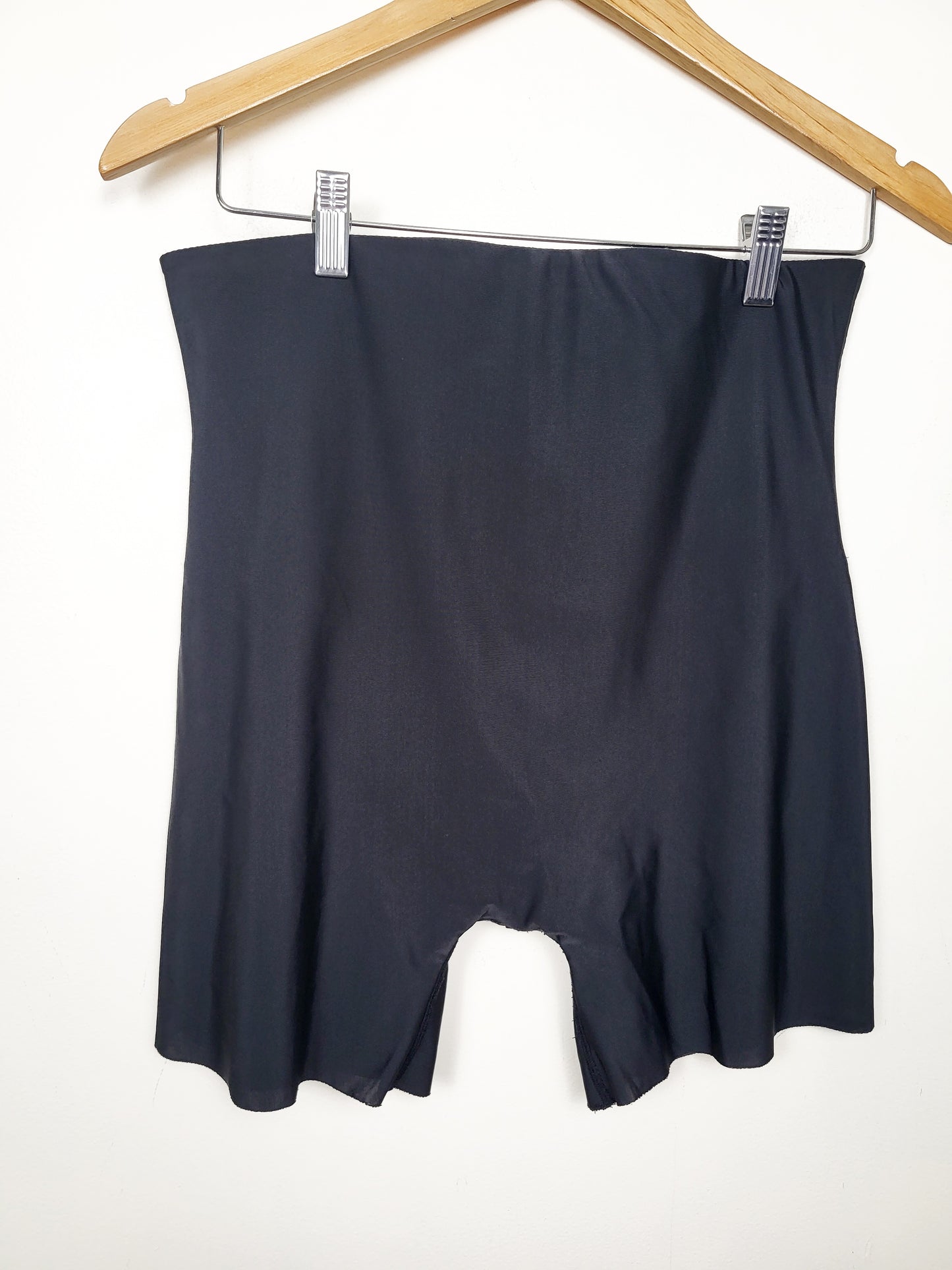 Denver Hayes Black Women's Seamless Smoothing Shapewear Slipshorts | Size LARGE
