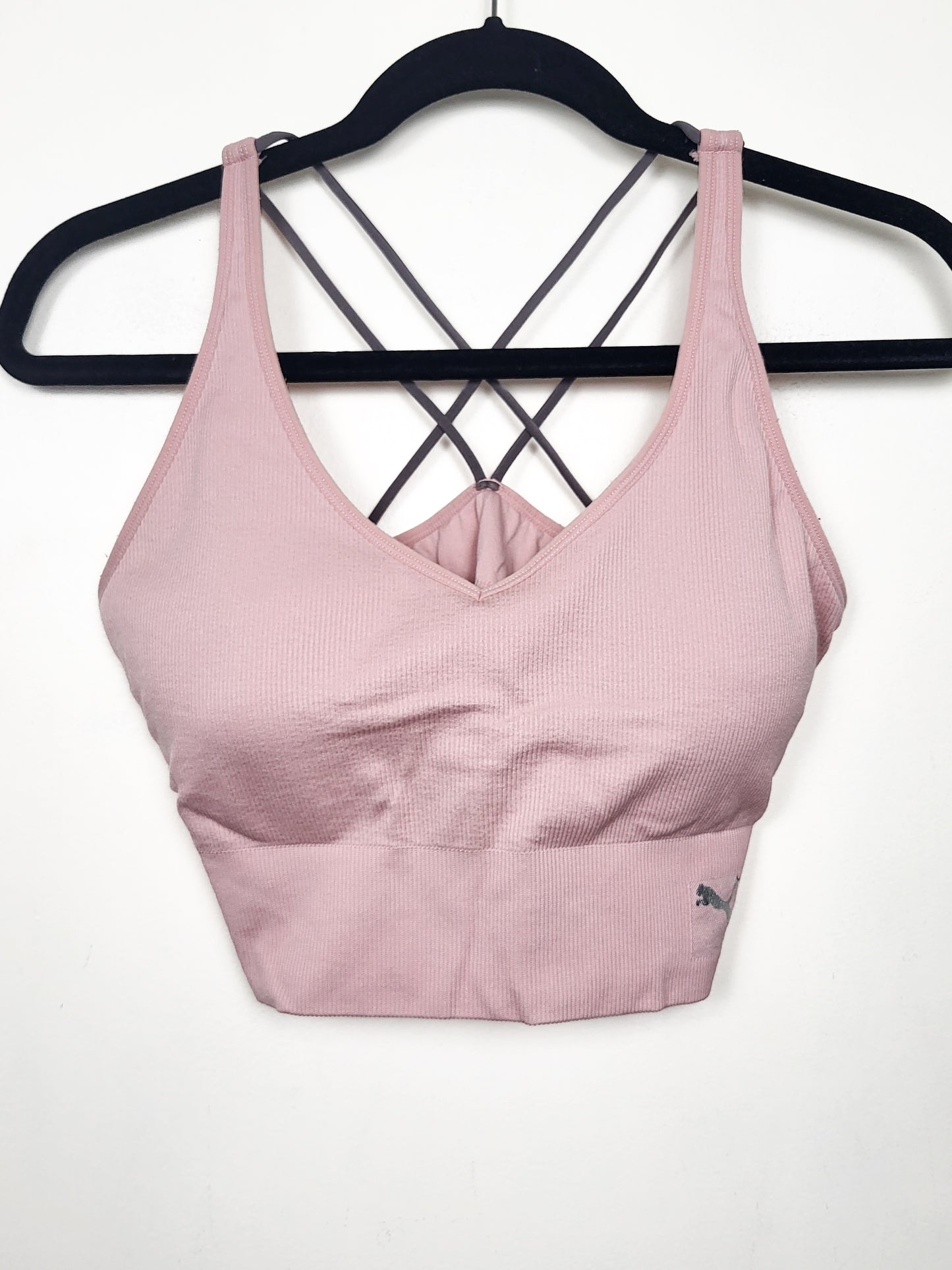 Puma Seamless Mirrored Sports Bra in Dusty Pink | Size LARGE