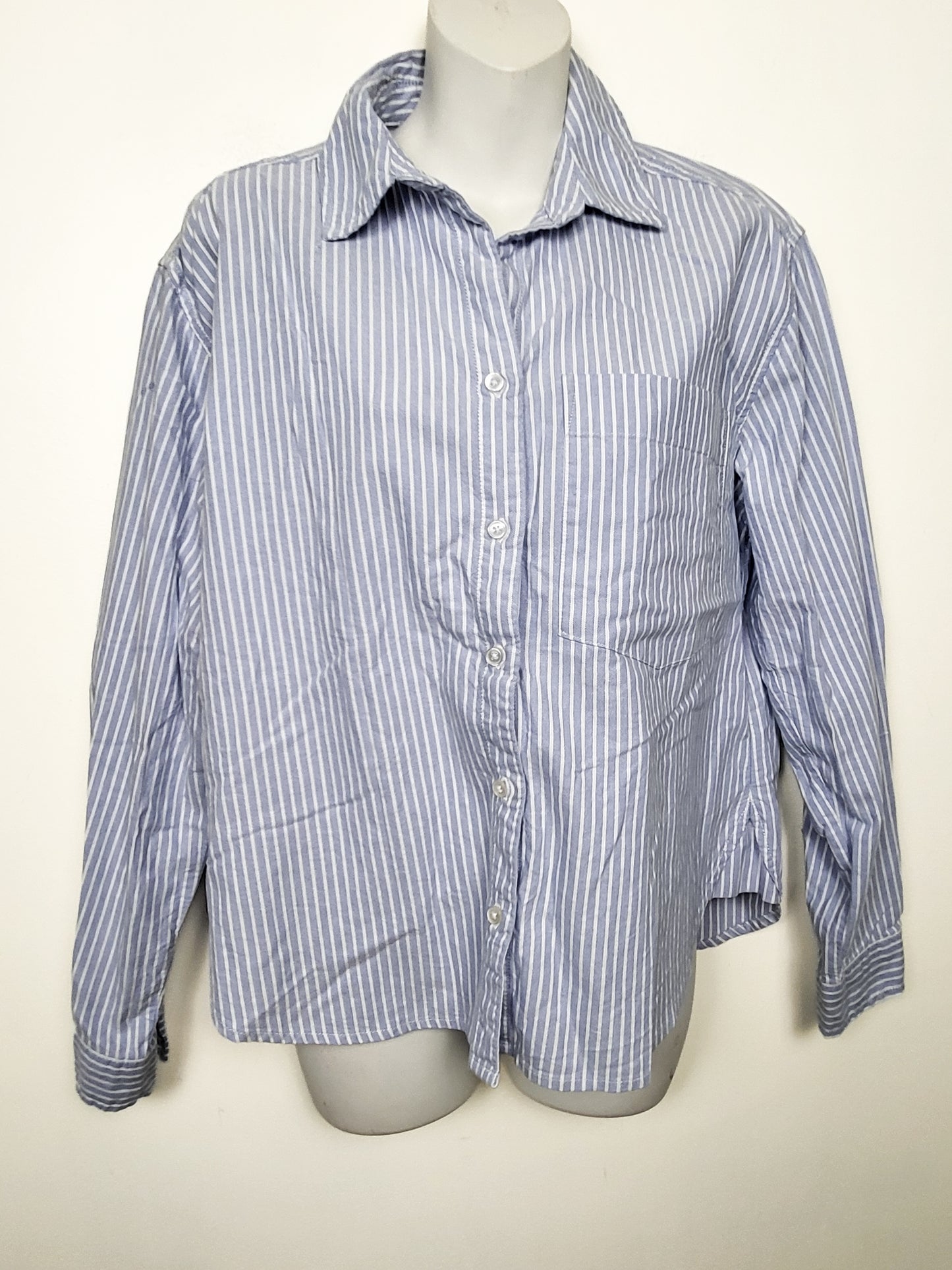 BeachLunchLounge blue and white vertical pinstripe button-down relaxed fit top | Size SMALL