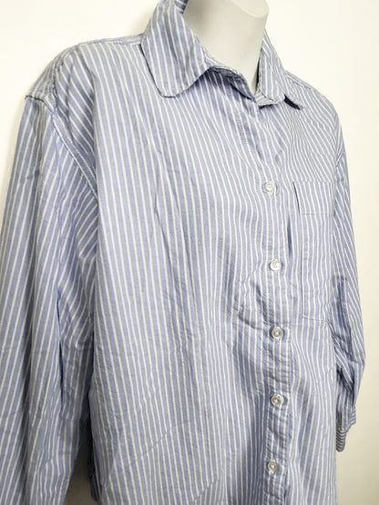 BeachLunchLounge blue and white vertical pinstripe button-down relaxed fit top | Size SMALL