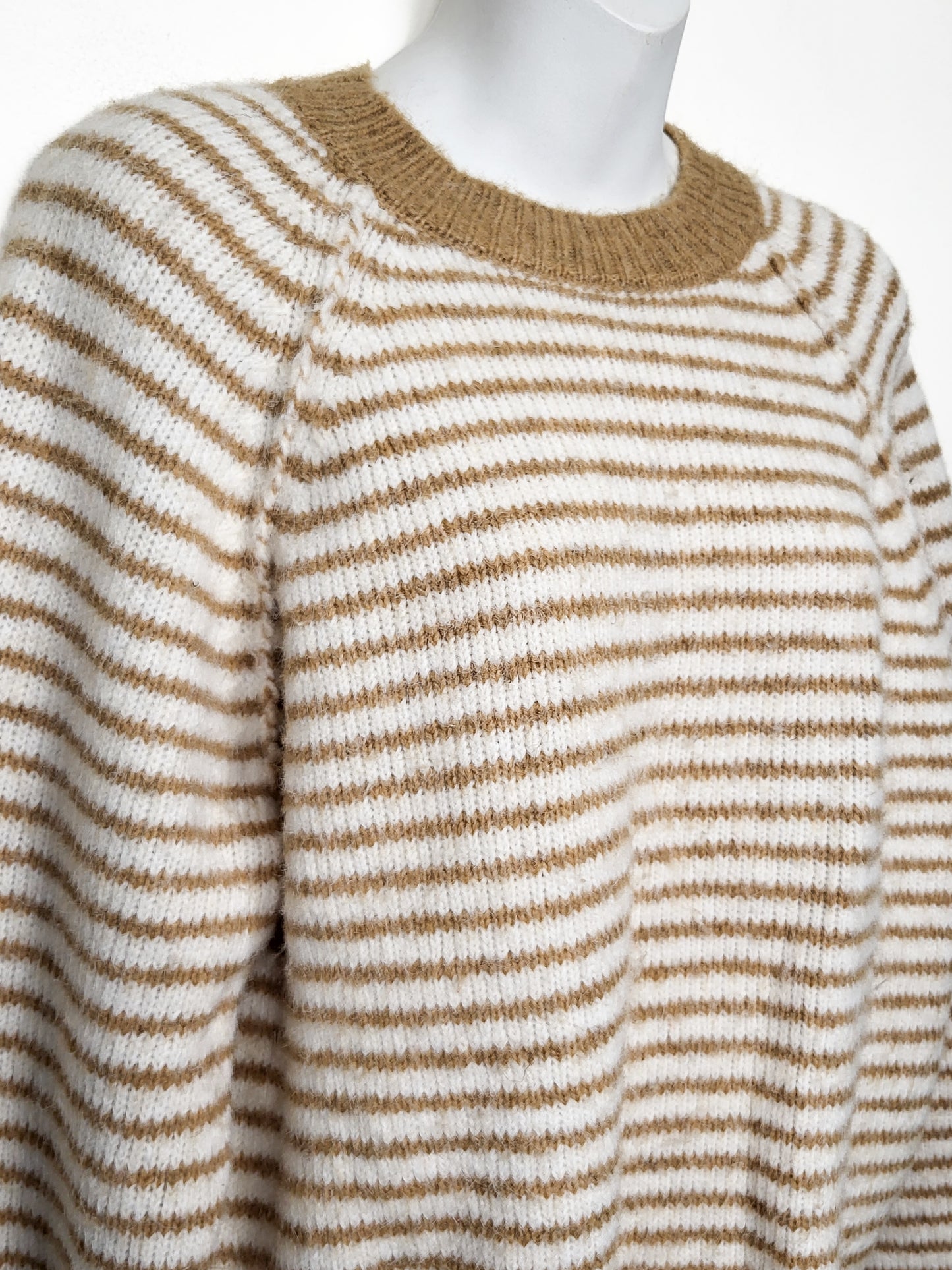 American Eagle tan striped crewneck sweater | Size MEDIUM