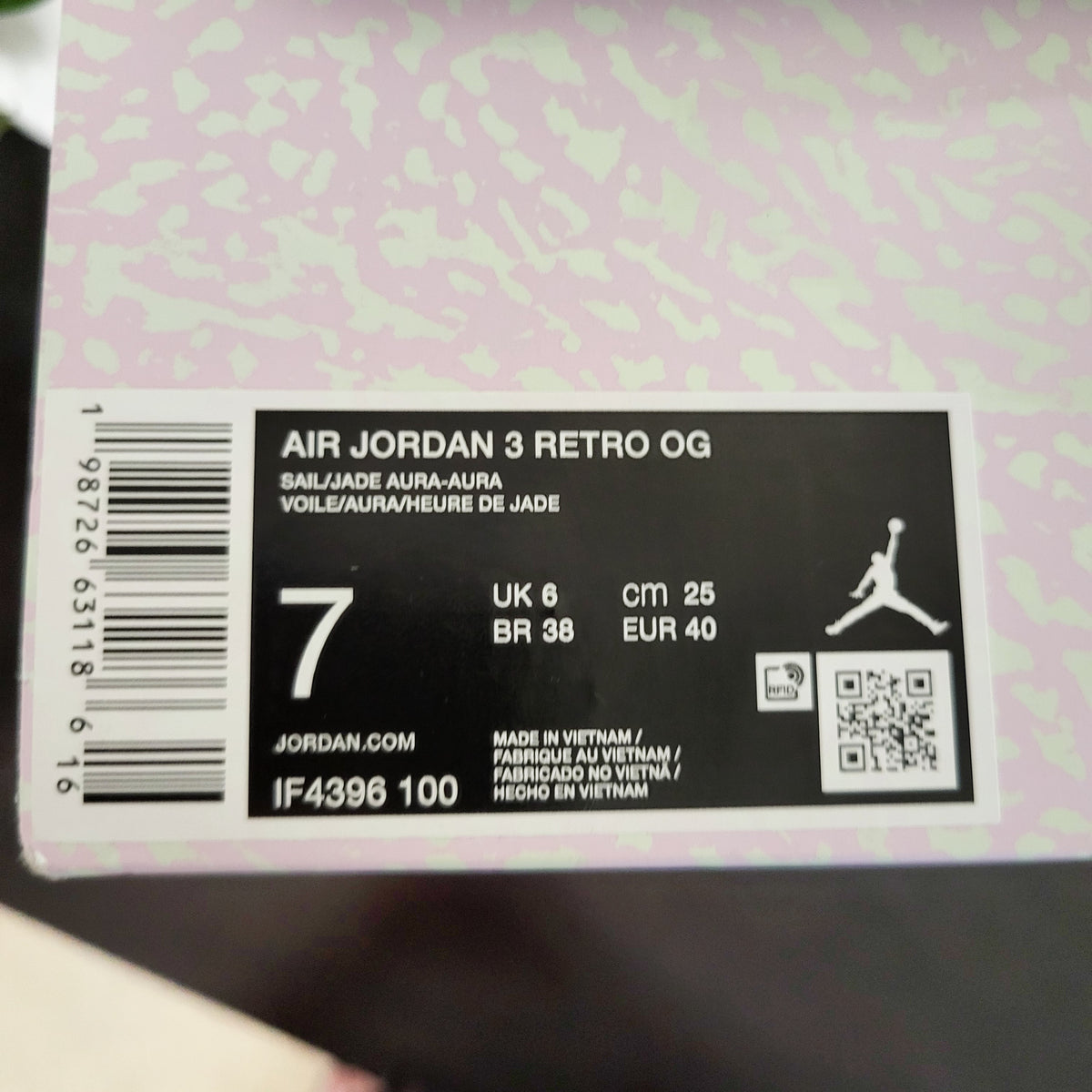 NEW in Box - Nike Air Jordan 3 Retro OG sneakers.  Unisex size 7 (size 8.5 in ladies)