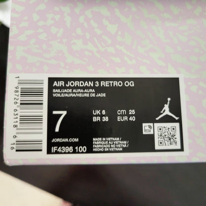 NEW in Box - Nike Air Jordan 3 Retro OG sneakers.  Unisex size 7 (size 8.5 in ladies)