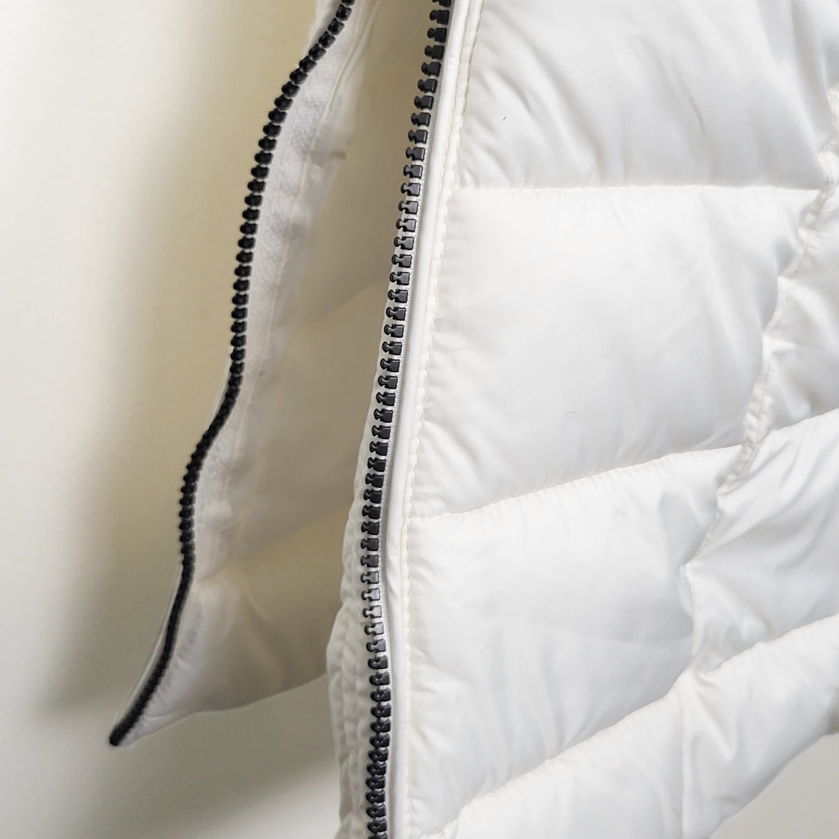 Landsen white long line puffer vest | Size 8