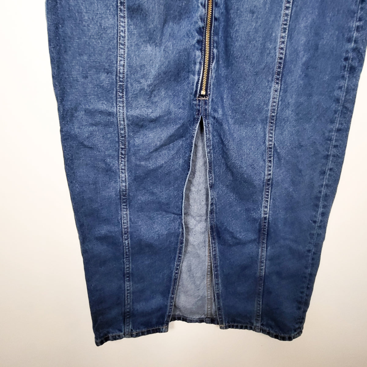 Old Navy mid rise calf length denim skirt. Size 6