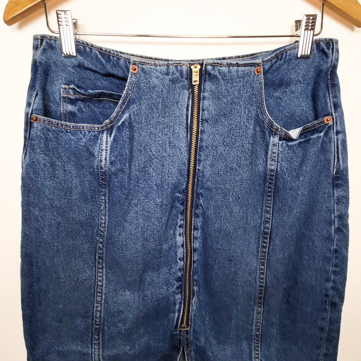 Old Navy mid rise calf length denim skirt. Size 6