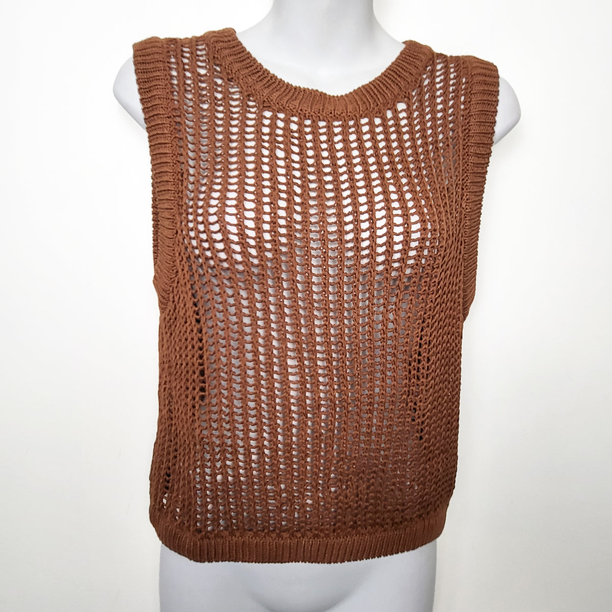 Moon River tan open knit crochet sweater vest | Size MEDIUM