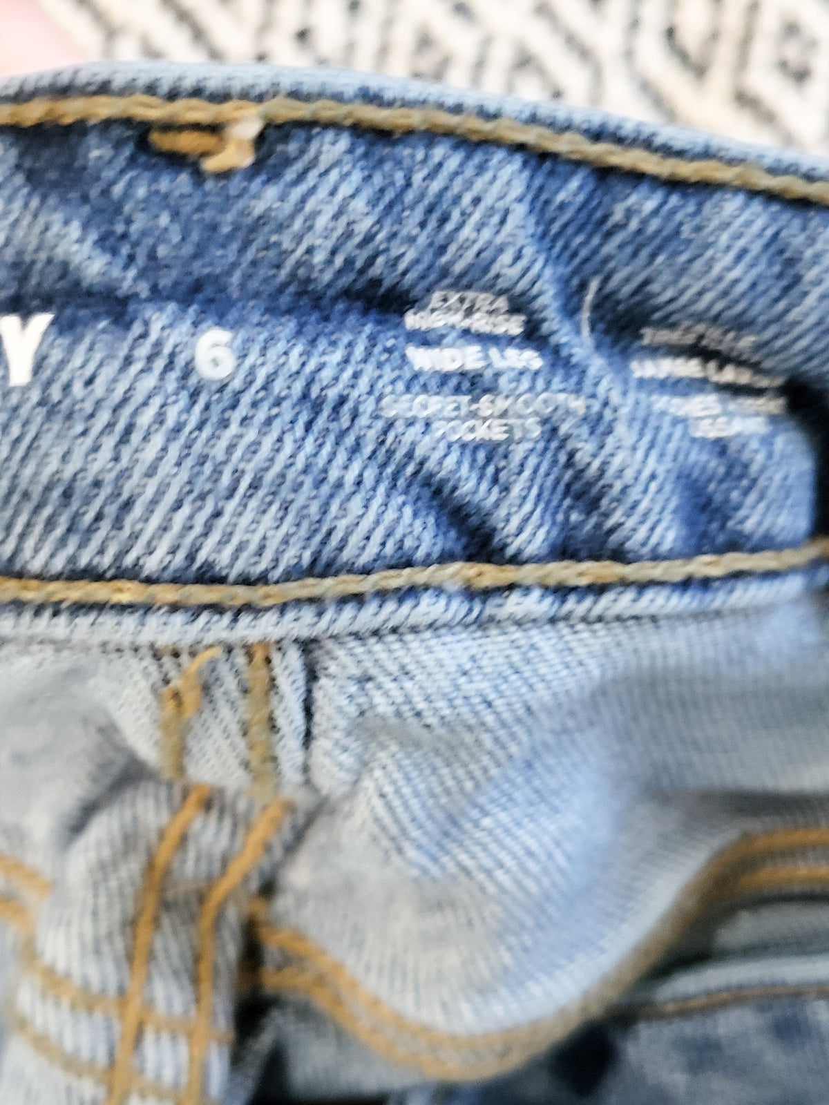 Old Navy medium wash high rise wide leg jeans | Size 6