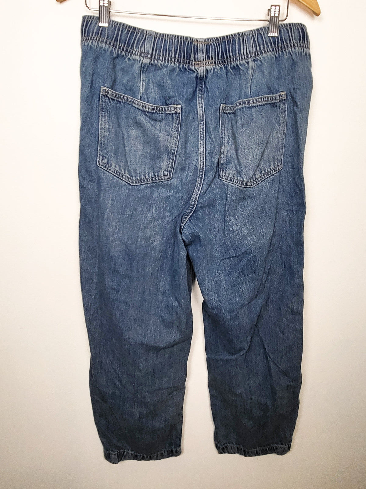 Gap Mid-Rise UltraSoft Pull-On Barrel Jeans | Size MEDIUM