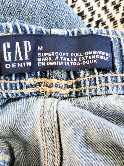 Gap Mid-Rise UltraSoft Pull-On Barrel Jeans | Size MEDIUM
